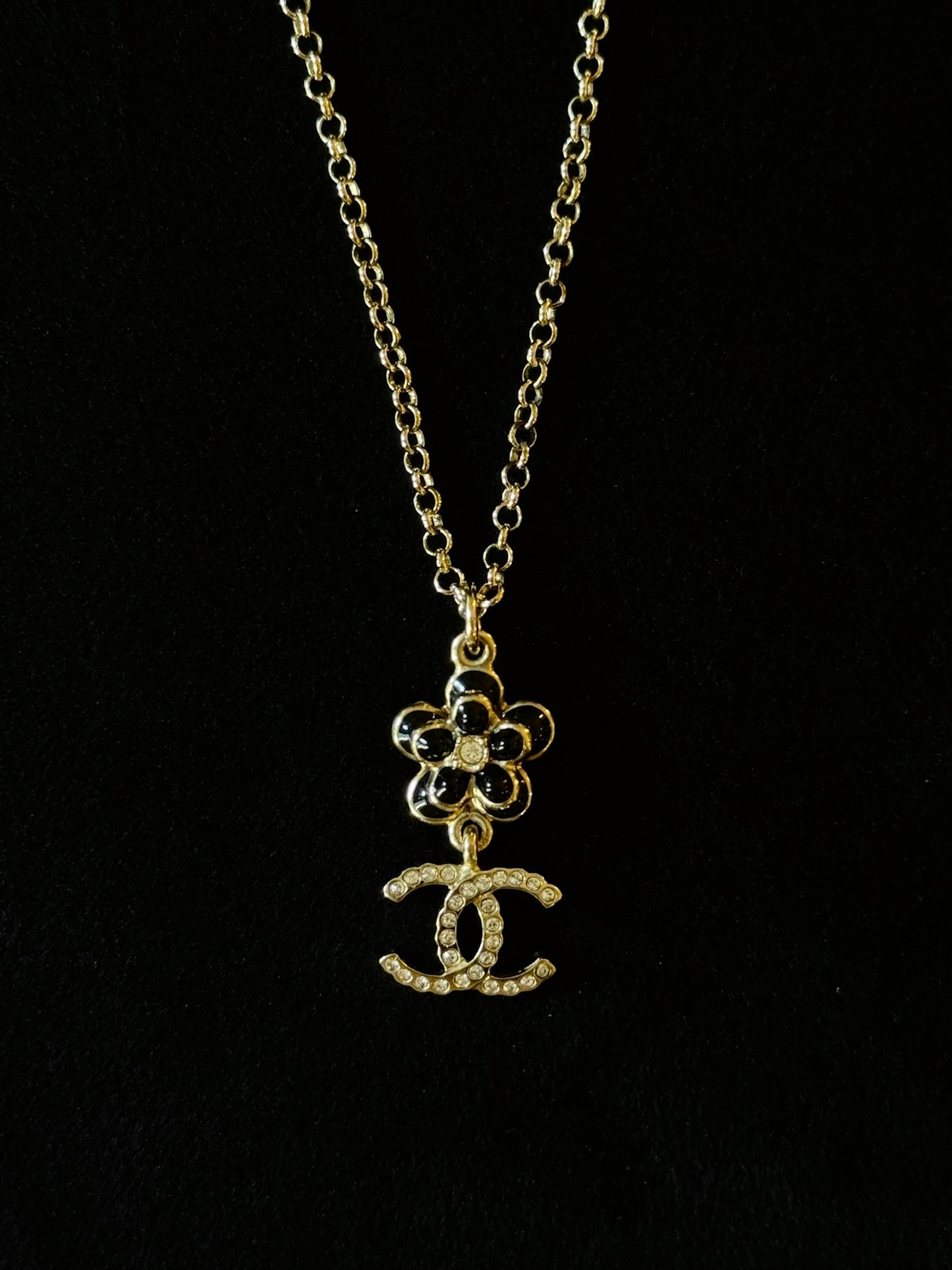 Chanel 2021 Camellia Crystal CC Pendant Adjustable Necklace