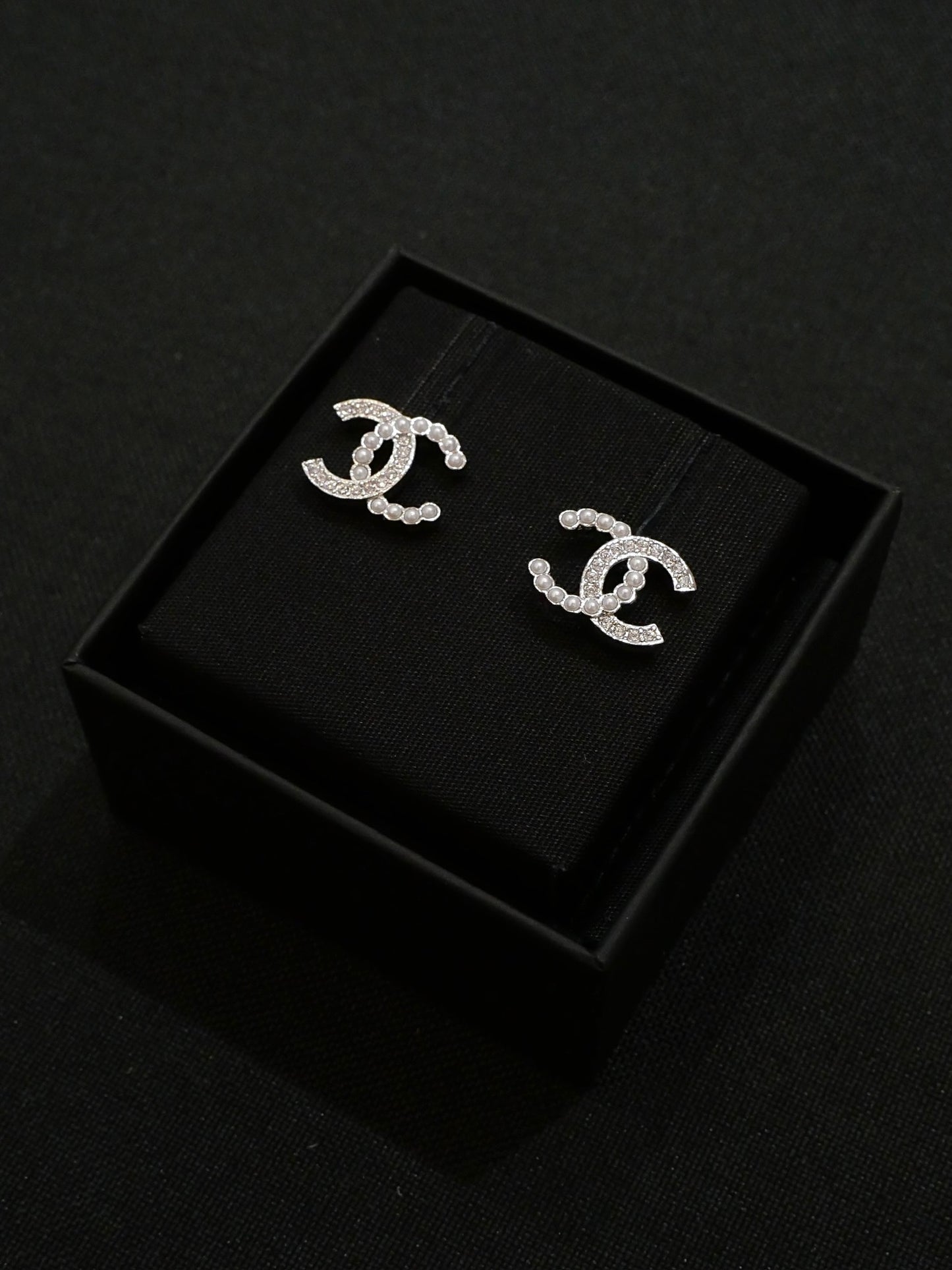 Chanel 2025 Interlocking Pearl & Crystal CC Stud Earrings