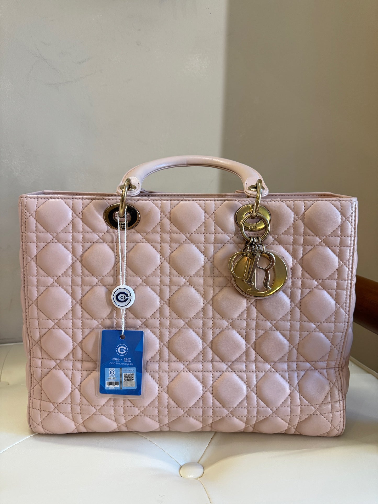 Dior Lady Dior Cannage Quilted Leather Large Tote Bag – Pink
