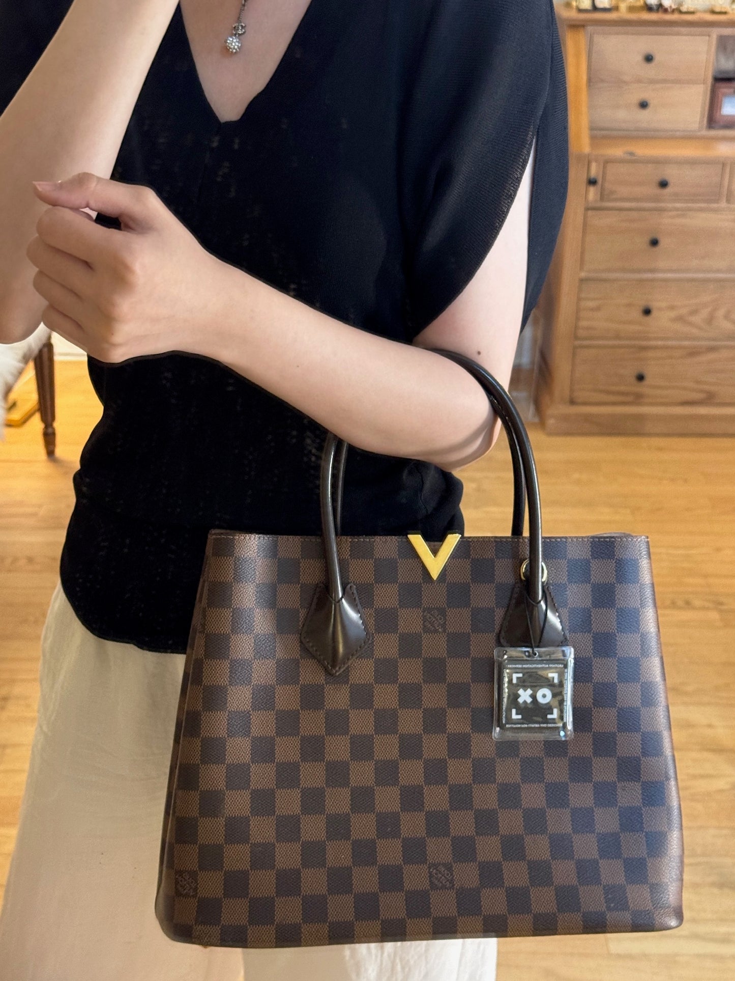 Louis Vuitton Damier Ebene Kensington Tote Bag