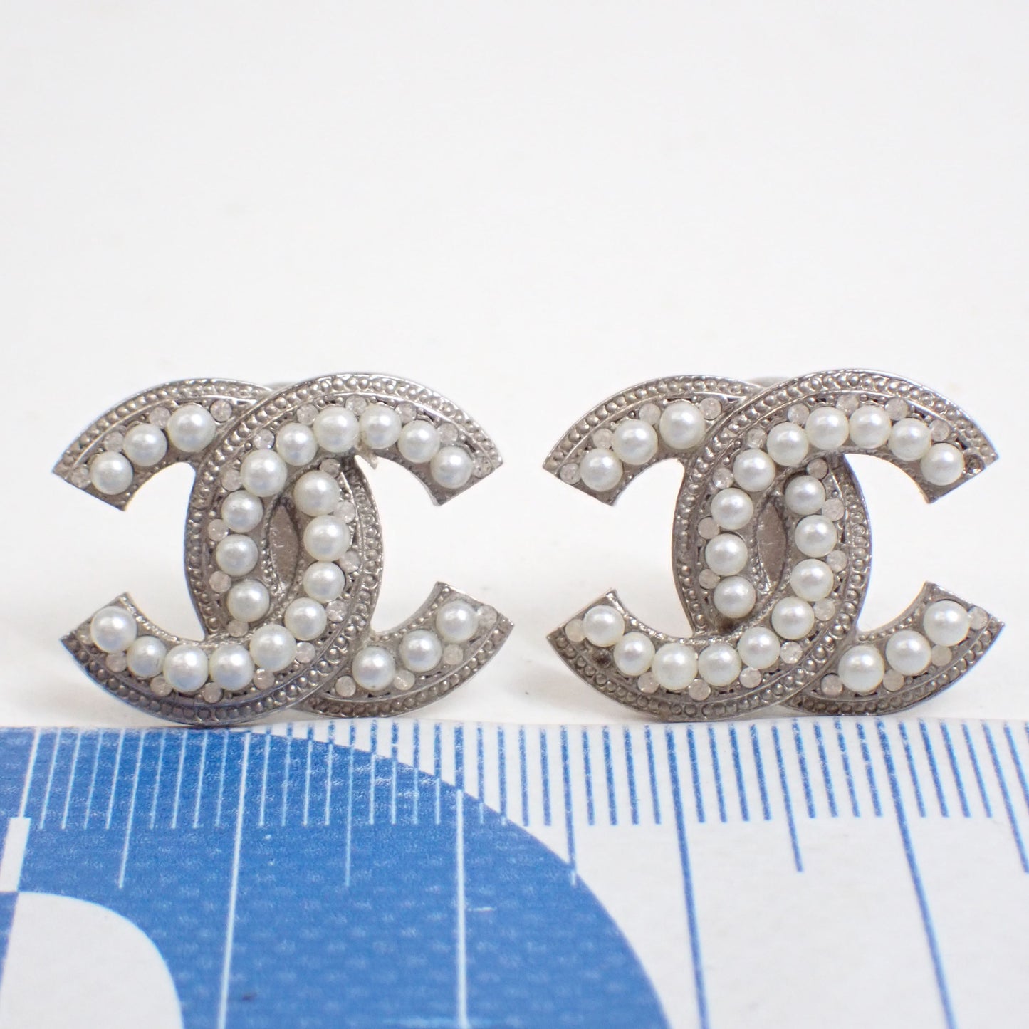 Chanel 2018 Pearl-Studded CC Logo Ear Clips