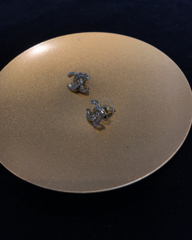 Chanel 2021 Asymmetric Crystal Double C Stud Earrings （Champagne-gold Tone）