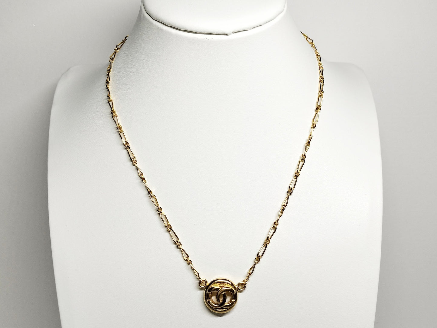 Chanel 1983 Gold-Plated Double C Adjustable Choker