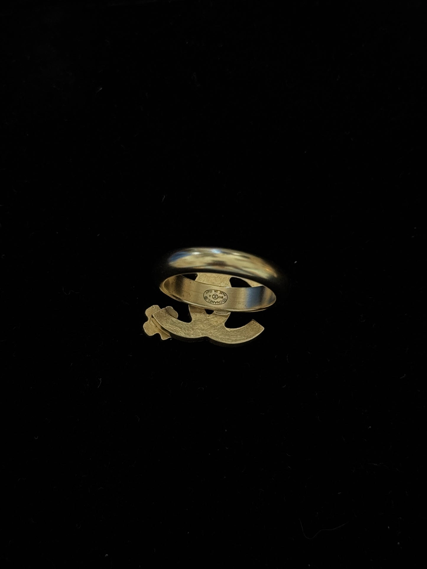 Vintage Chanel 2012 Black CC Ring – Gold Tone