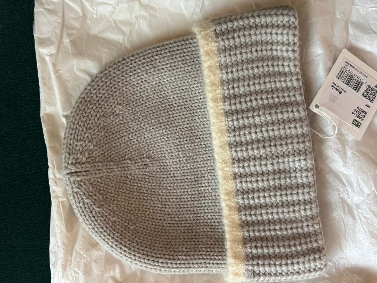 NWT 23K Chanel Grey Winter Beanie