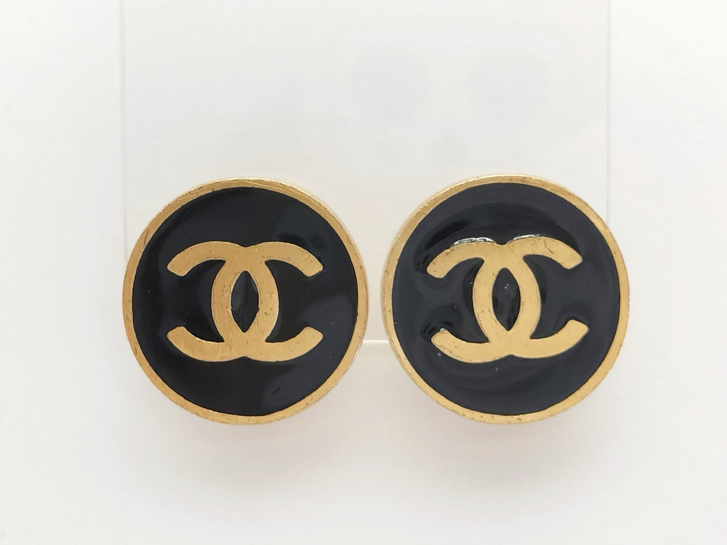 Chanel 2001 Black Enamel CC Round Clip-On Earrings – Gold Tone