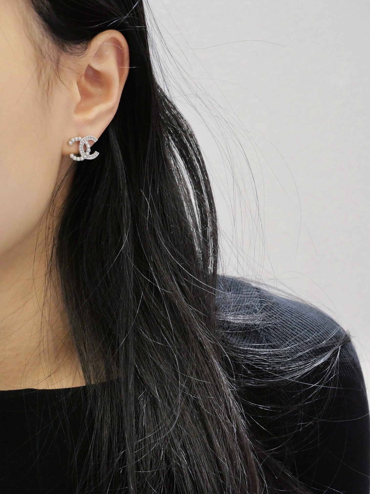 Chanel 2025 Interlocking Pearl & Crystal CC Stud Earrings