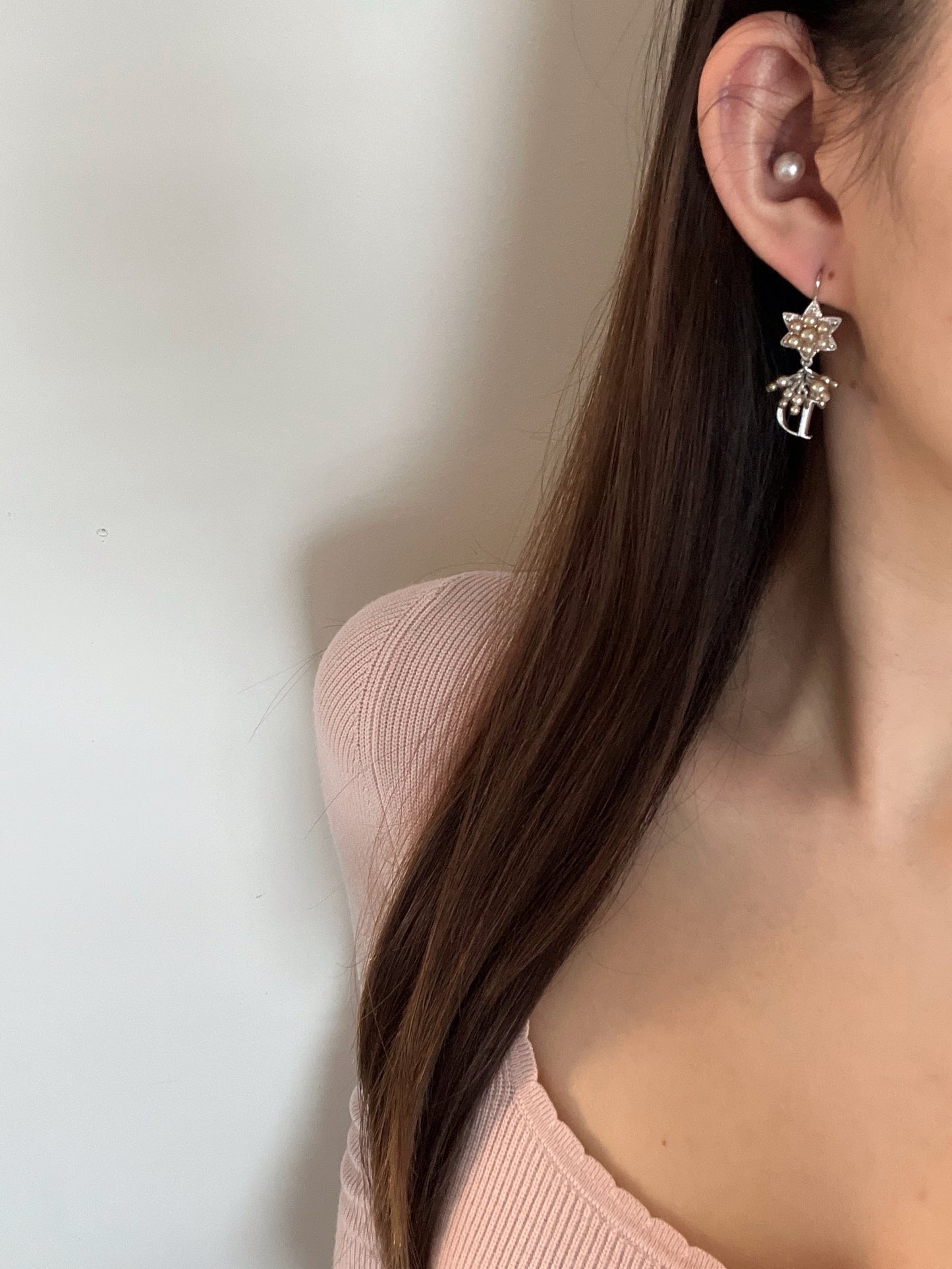 Vintage Dior Blush Pearl Star Letter Drop Earrings – Silver Tone
