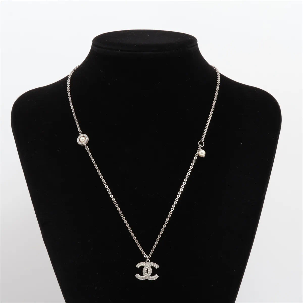 Chanel 2019 Classic Pearl & Rhinestone Double C Sweater Necklace
