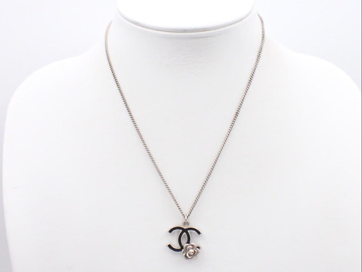 Vintage Chanel 2007 CC Camellia Necklace – Silver Tone