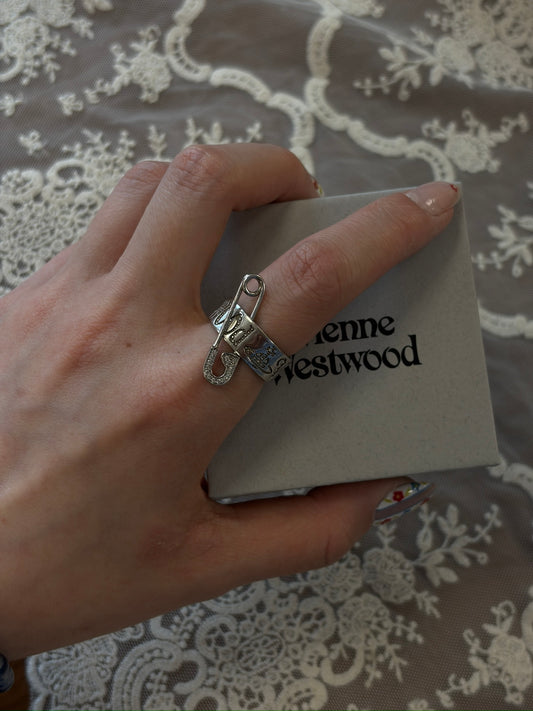 Vivienne Westwood Safety Pin Ring – Silver Tone
