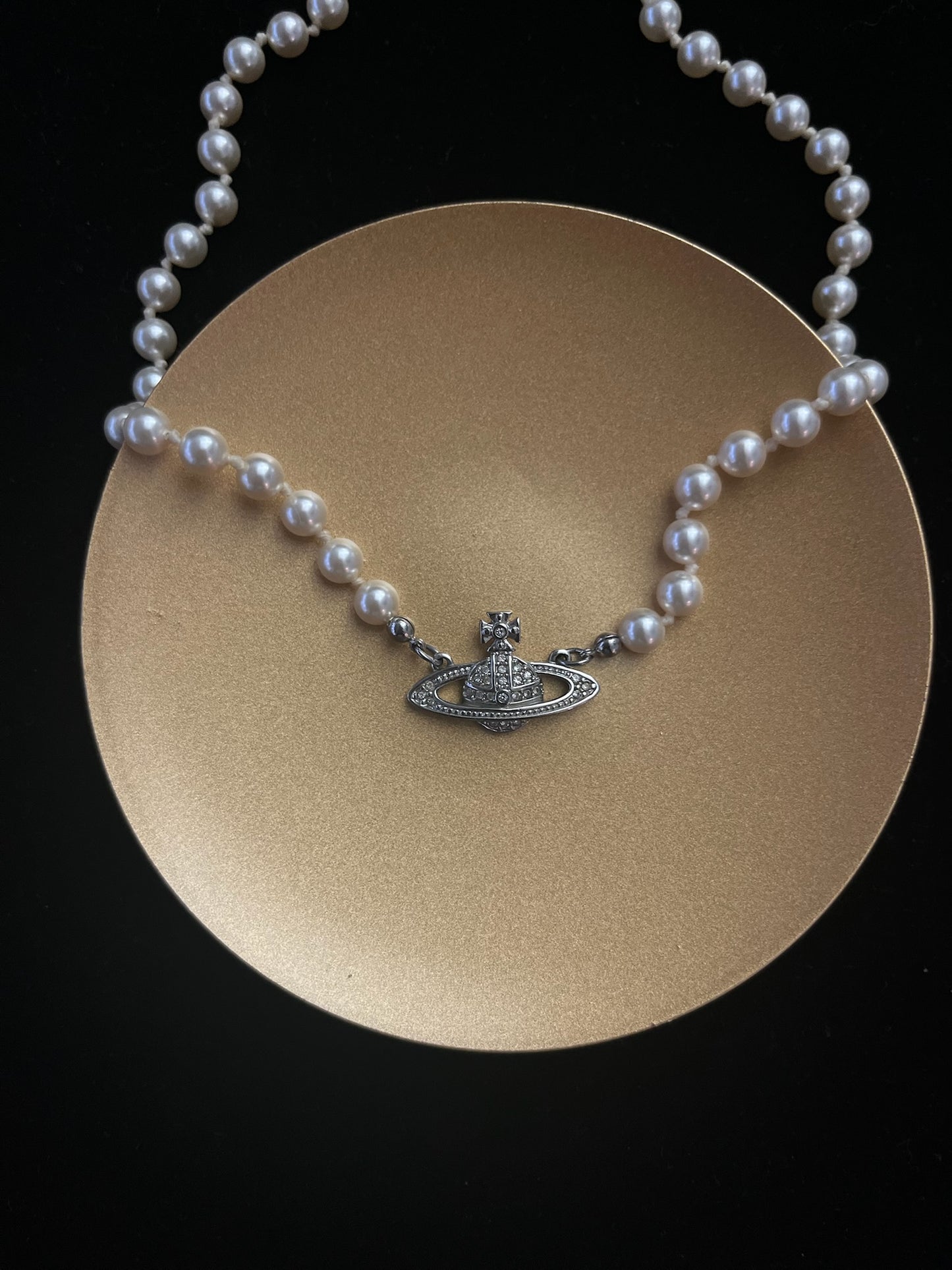Vivienne Westwood Classic Silver Orb Pearl Choker
