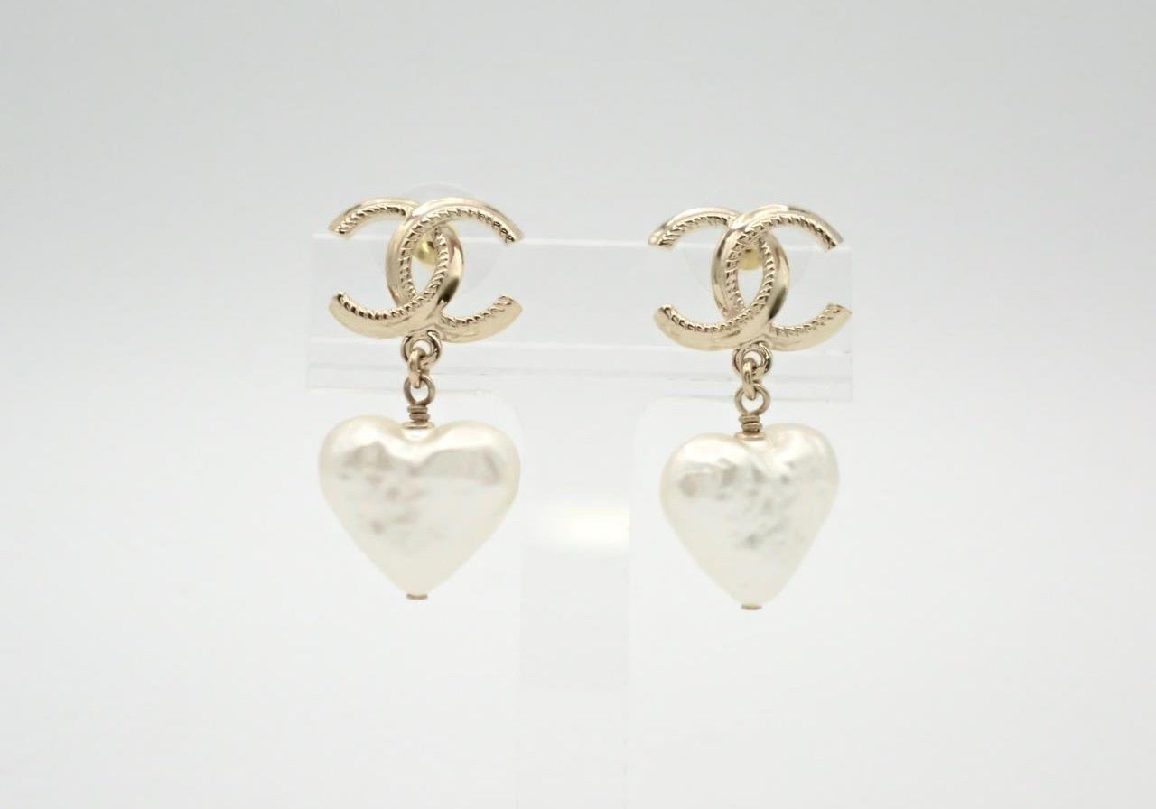 Chanel 2024 “Pearl Heart CC Drop” Gold-Tone Dangle Earrings