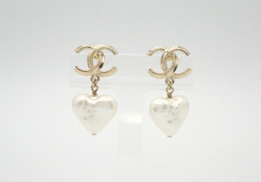 Chanel 2024 “Pearl Heart CC Drop” Gold-Tone Dangle Earrings