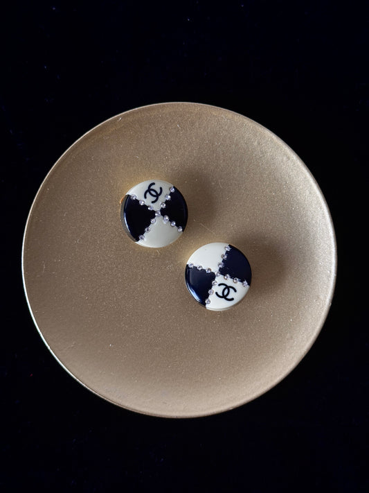 CHANEL 2002 Vintage Clip-on Earrings – Black & Ivory with Crystals